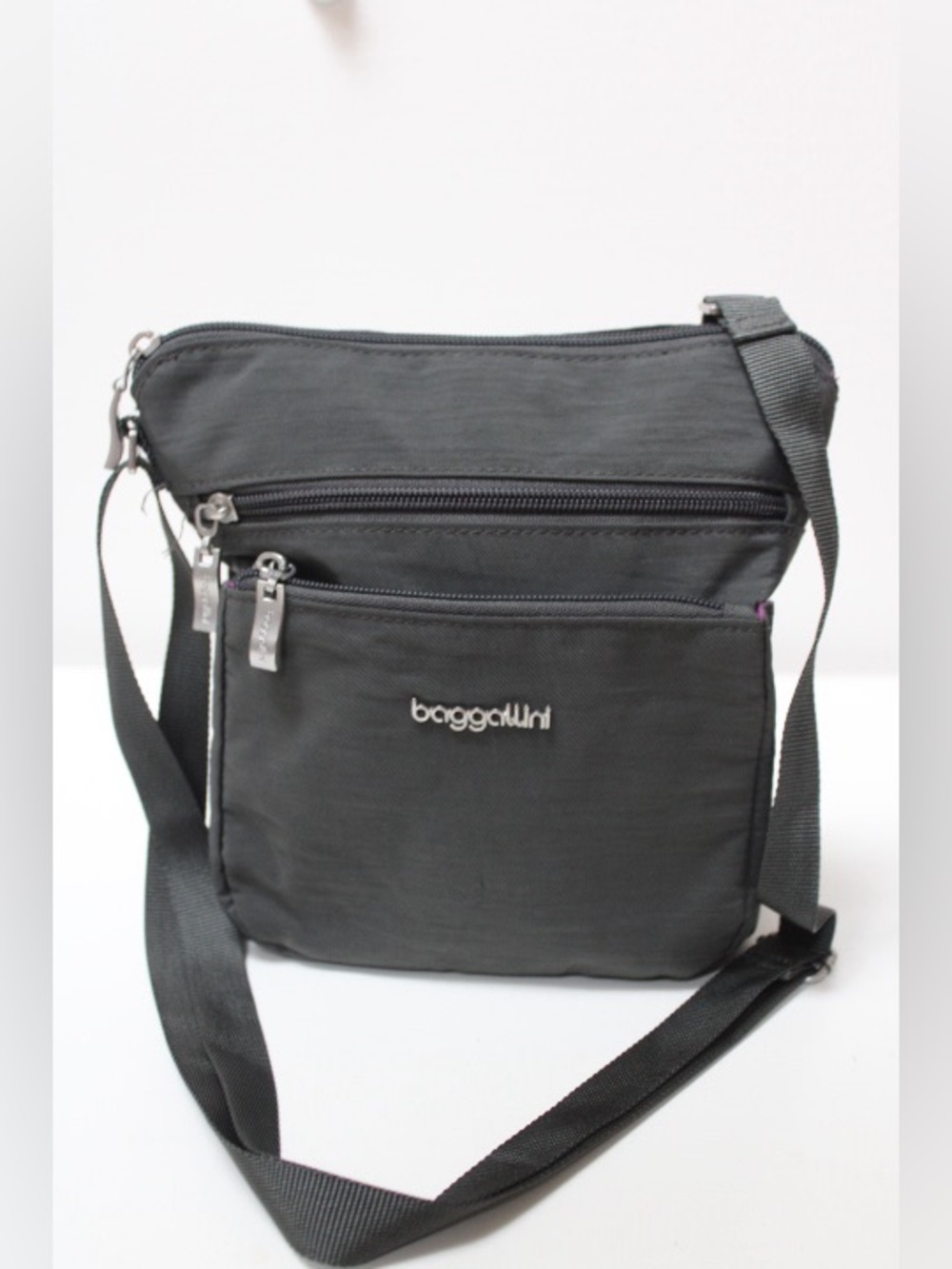 Baggallini modern pocket cross body bag